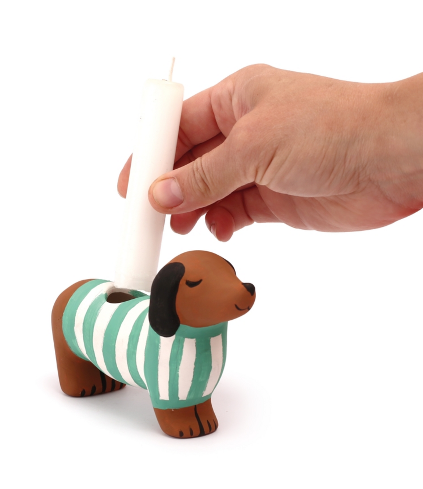 DIY Keramiek beschilderen Teckel – Kandelaar DIY Keramiek beschilderen Teckel – Kandelaar