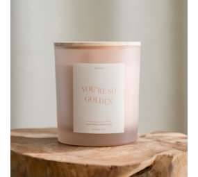 Grote geurkaars 'you're so golden' Grote geurkaars 'you're so golden'