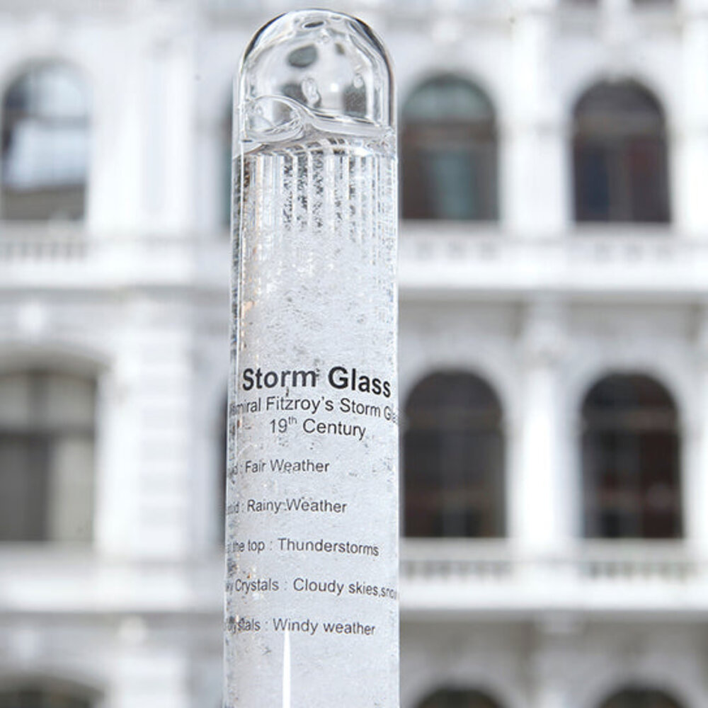 Kikkerland Storm Glass met Beukenhouten Voet Kikkerland Storm Glass met Beukenhouten Voet