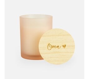 Geurkaars met houten deksel frosted blush - 'oma' Geurkaars met houten deksel frosted blush - 'oma'