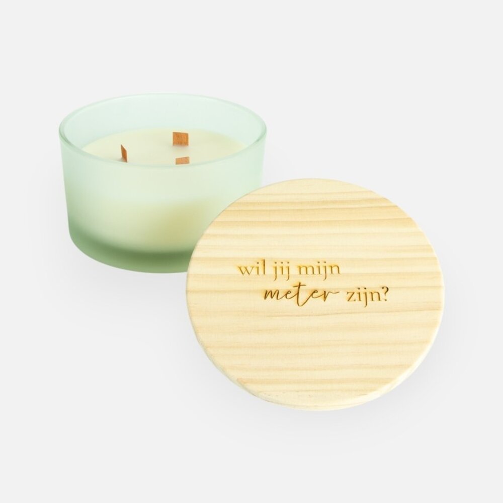 Luxe geurkaars laag frosted wit met houten deksel - 'Wil jij mijn meter zijn?' Luxe geurkaars laag frosted wit met houten deksel - 'Wil jij mijn meter zijn?'