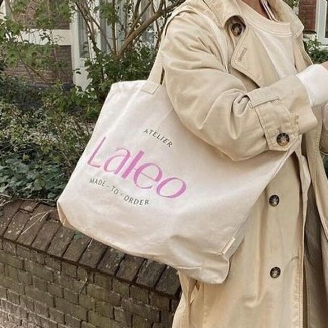 Voorbeeld  - Geborduurd logo op strandtas