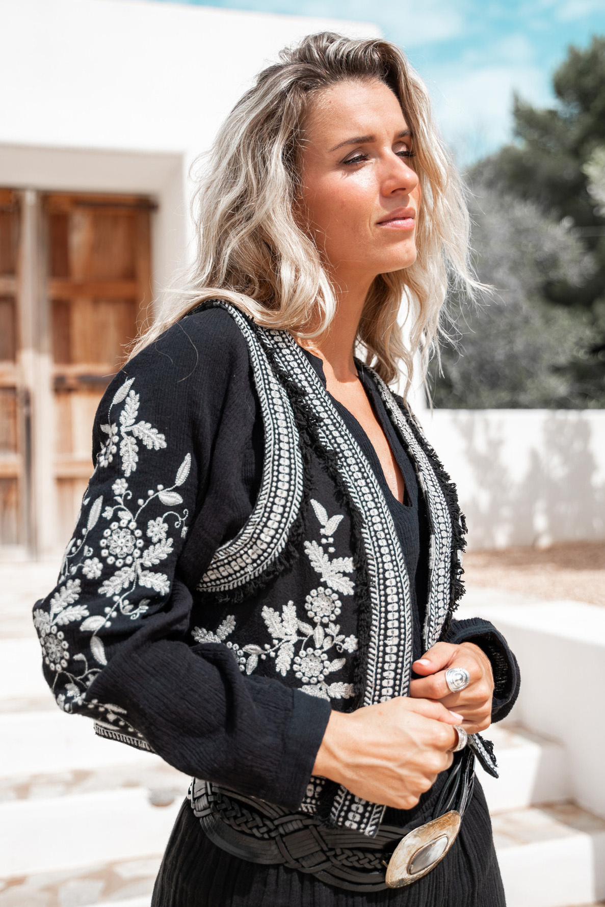 Gilet brodé femme sale