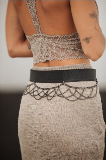 Neva leather chain belt Black