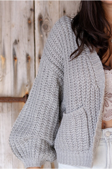 Kurze Strickjacke Ersilia Grau
