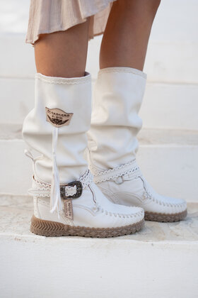 El Vaquero x ibzmode Noyra White