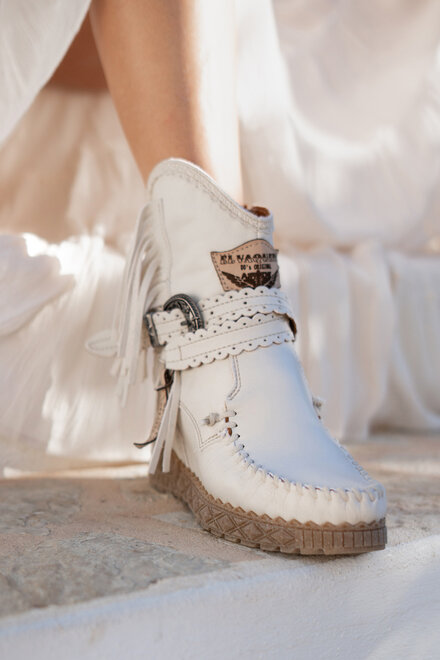 El Vaquero x ibzmode Arya White