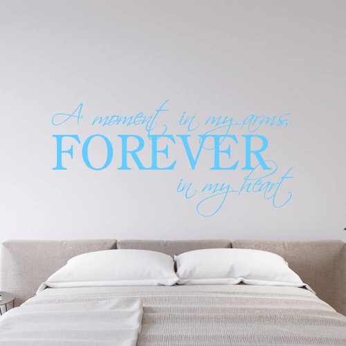 Muursticker A moment in my arms, Forever in my heart Muursticker A moment in my arms, Forever in my heart