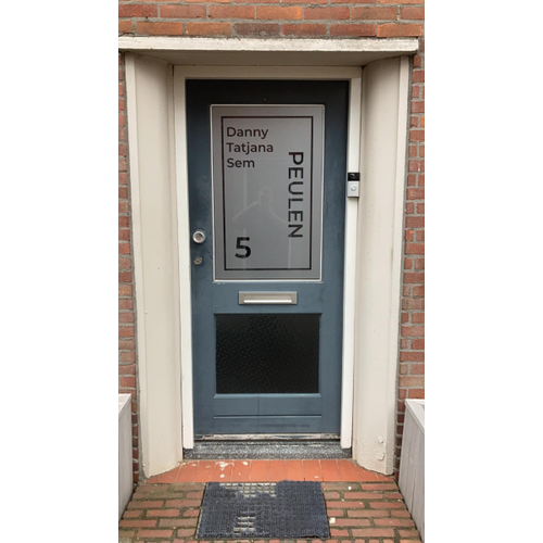 Raamfolie Achternaam en huisnummer en voornamen Raamfolie Achternaam en huisnummer en voornamen