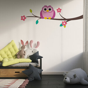 Uil op tak met bloemen Uil op tak met bloemen