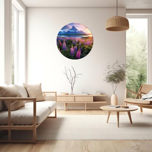 Muurcirkel Paarse bloem met uitzicht op bergen Muurcirkel Paarse bloem met uitzicht op bergen