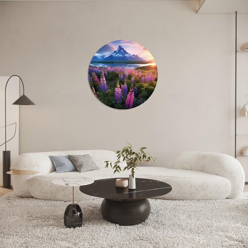 Muurcirkel Paarse bloem met uitzicht op bergen Muurcirkel Paarse bloem met uitzicht op bergen