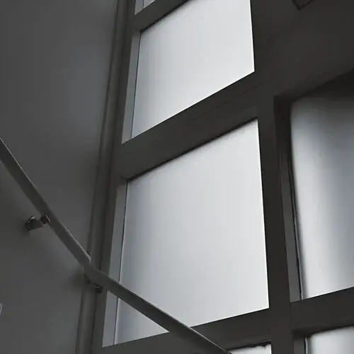 Raamfolie op maat gesneden die afmetingen bij omschrijving