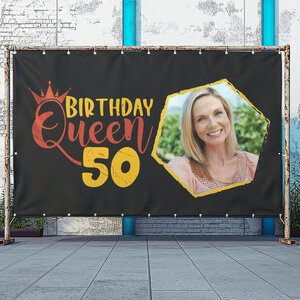Birthday Queen 50 jaar spandoek met vast ontwerp aanpasbaar in de foto Birthday Queen 50 jaar spandoek met vast ontwerp aanpasbaar in de foto