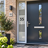 Bedrukte Raamfolie met Huisnummer en Strepen – Modern Lines Bedrukte Raamfolie met Huisnummer en Strepen – Modern Lines
