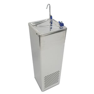 Drinking fountain with chilled water