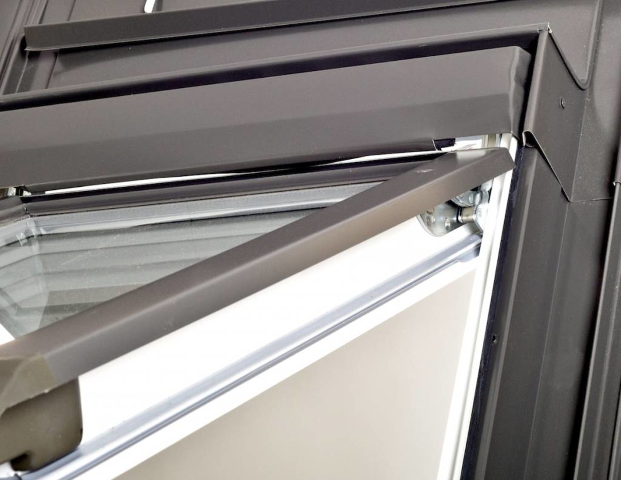 Intura Intura Vista 4P pvc– the best small skylight in Europe