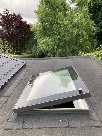 Intura Flat roof window Intura PGC A9 100x150cm - electrically operated with solar control glass