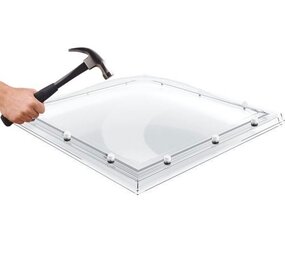 Intura Lichtkoepel slagvast driewandig polycarbonaat Intura Lichtkoepel slagvast driewandig polycarbonaat