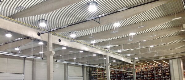 Intura Suntube55 – the light tunnel for flat roofs with a diameter of 55 cm and a dome