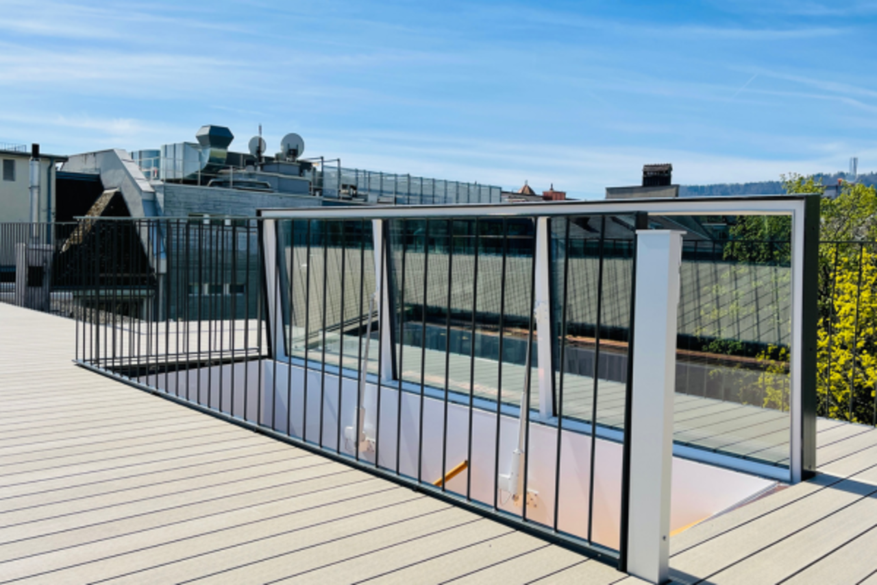 Intura FLH B9 Premium daktoetreding elektrisch te openen 120x360 - triple glas zonwerend Intura FLH B9 Premium daktoetreding elektrisch te openen 120x360 - triple glas zonwerend