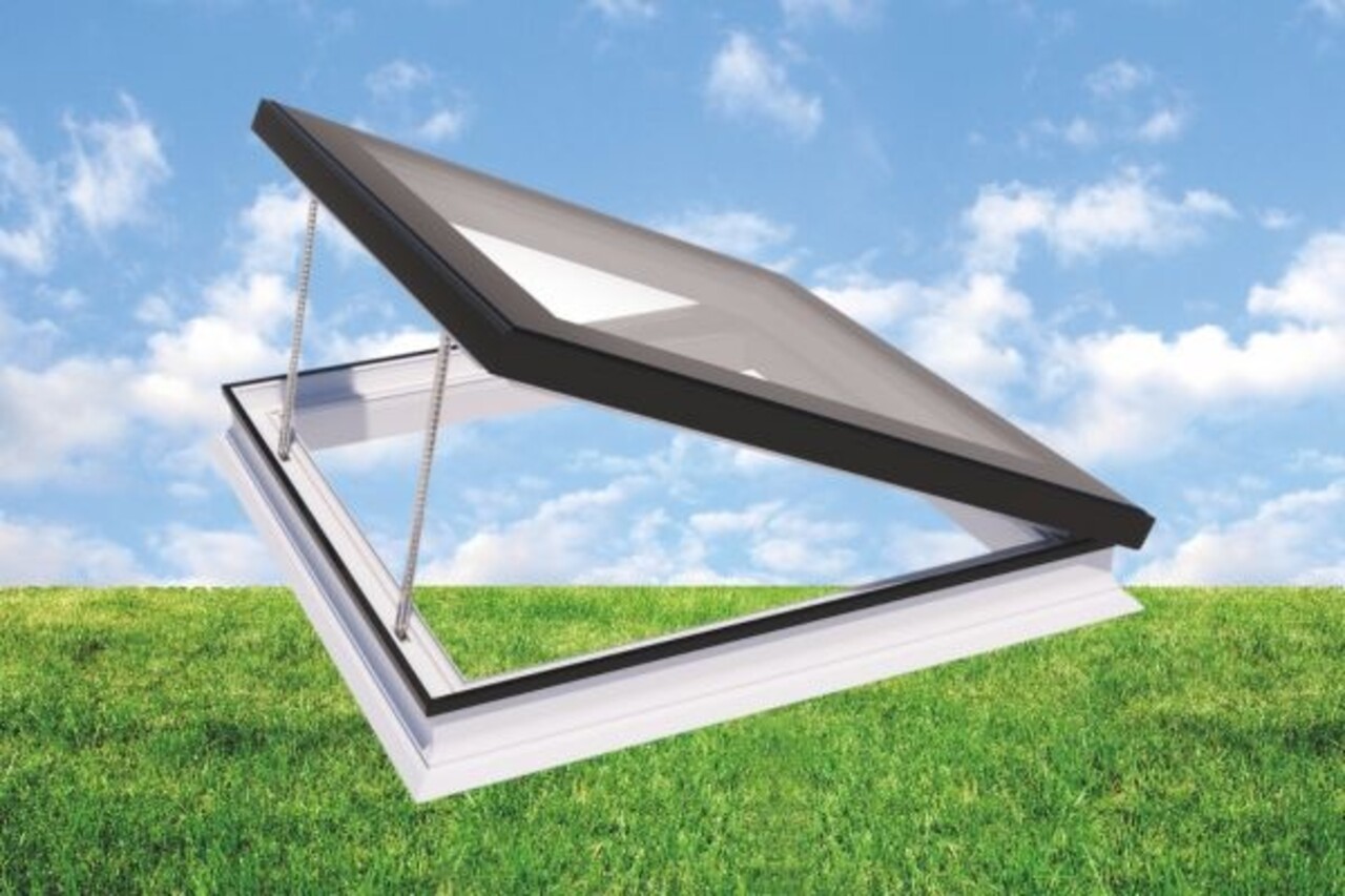 Intura Flat roof window PG-RA B1 100x150 for smoke extraction with triple glazing Intura Flat roof window PG-RA B1 100x150 for smoke extraction with triple glazing