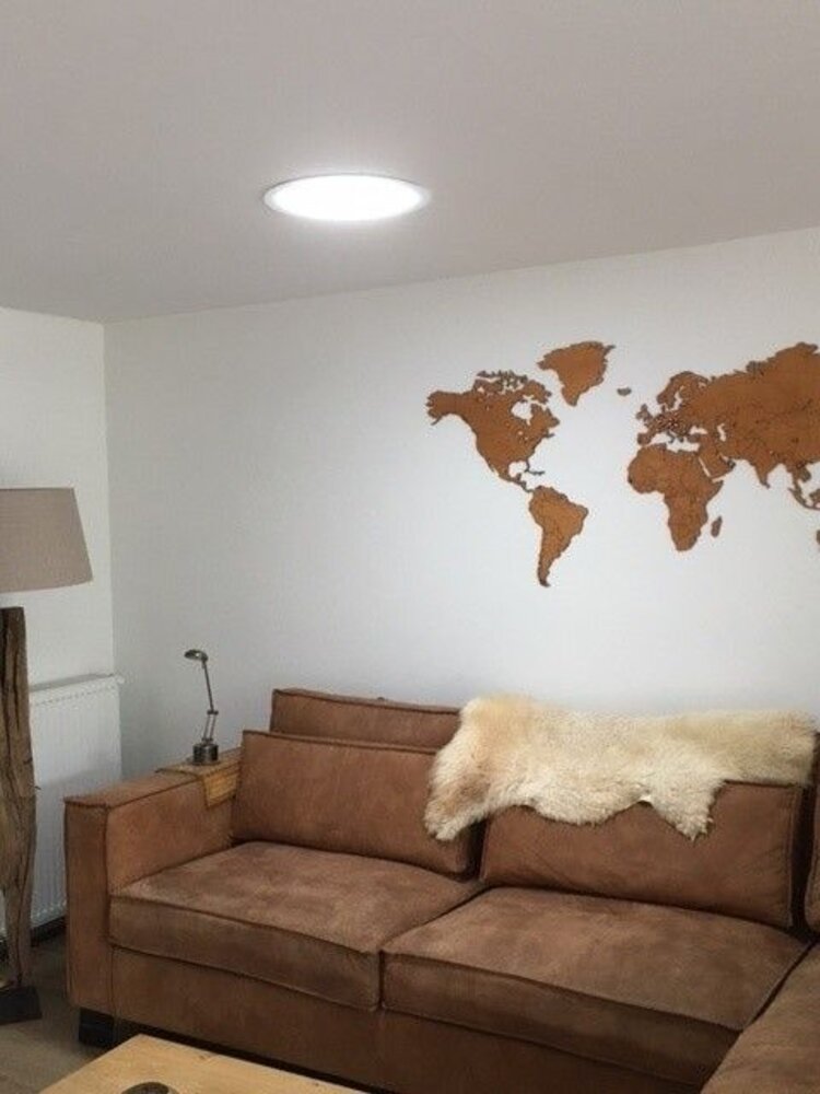 Intura Suntube25 SideLight- de lichttunnel voor de gevel met een diameter van 25cm en koepel van kristal glas Intura Suntube25 SideLight- de lichttunnel voor de gevel met een diameter van 25cm en koepel van kristal glas