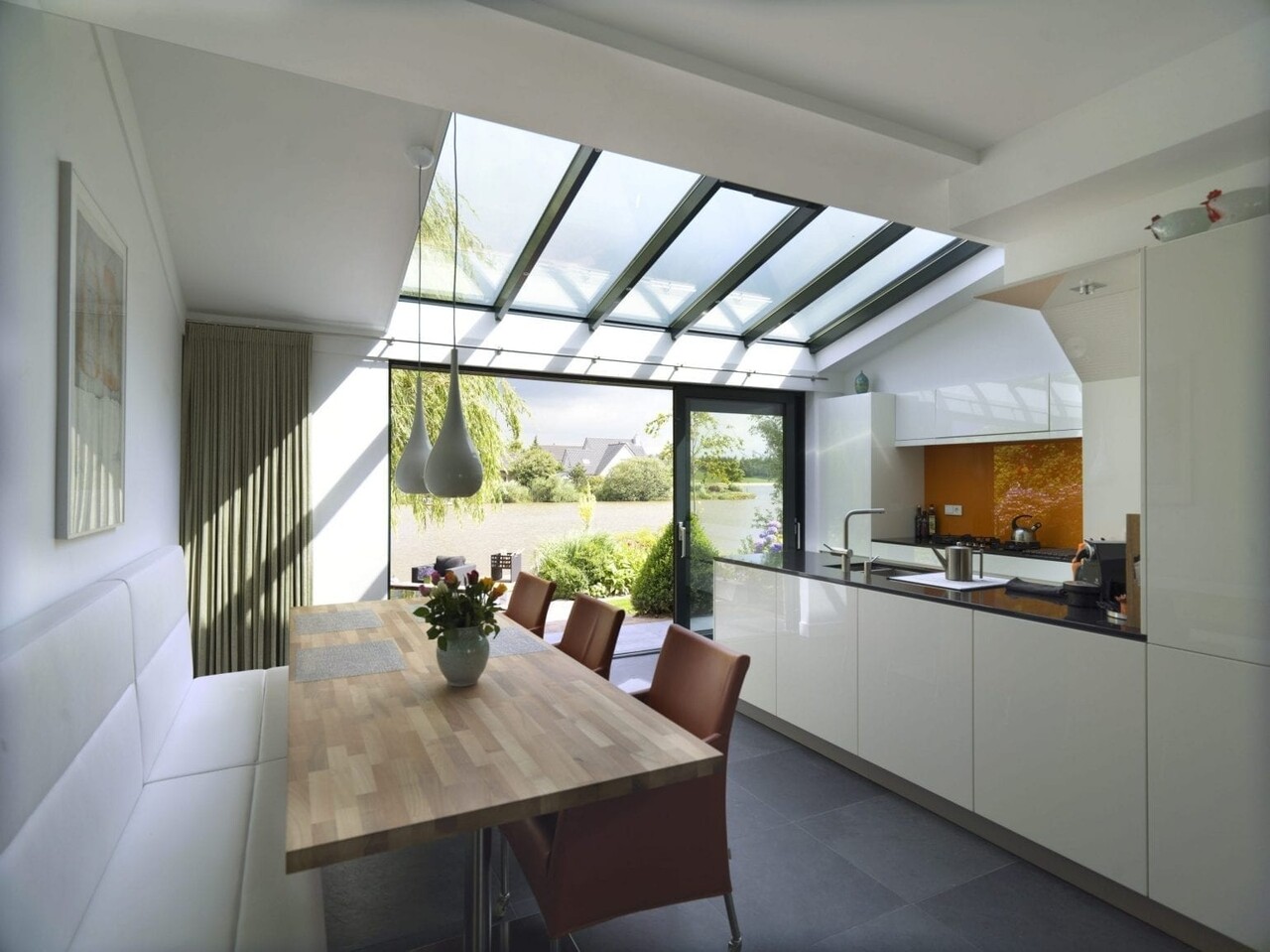 Intura Flat aluminium rooflight - 2 equal glass surfaces