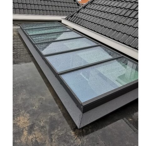 Intura Flat aluminium rooflight - 5 equal glass surfaces