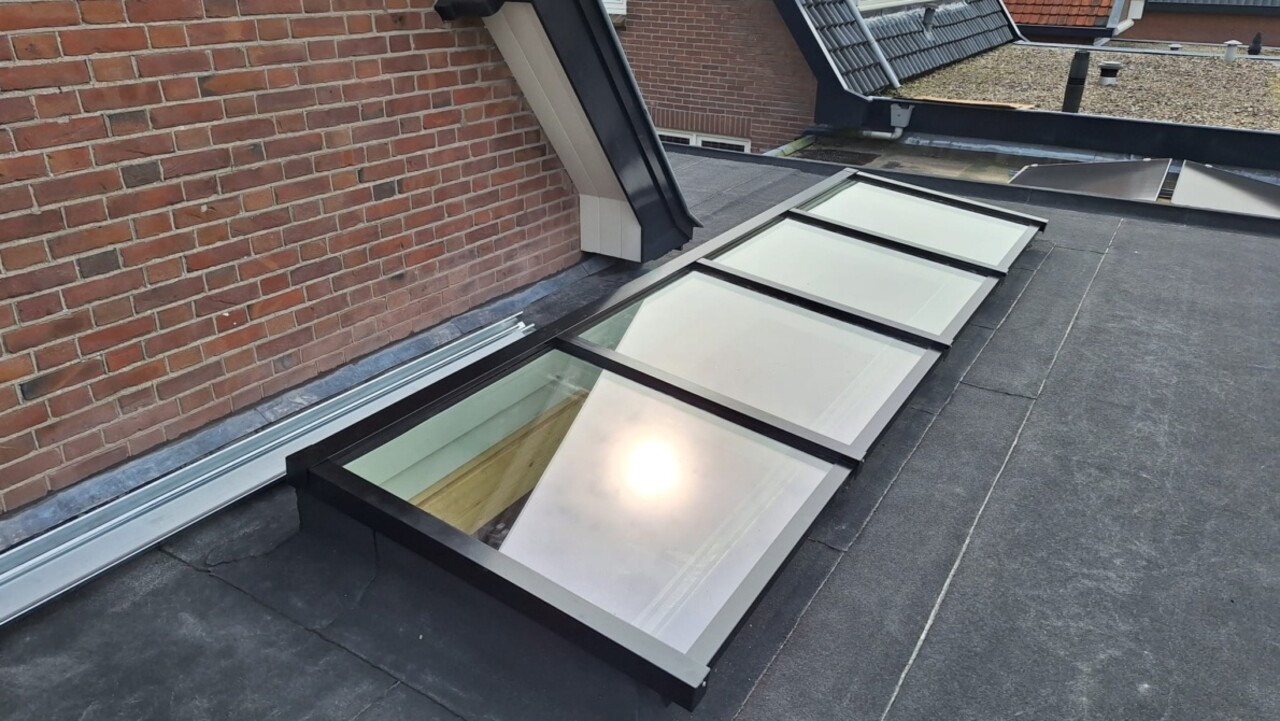 Intura Mono-pitch rooflight – 100x400 – 4 double-glazed panes with solar control glass Intura Mono-pitch rooflight – 100x400 – 4 double-glazed panes with solar control glass