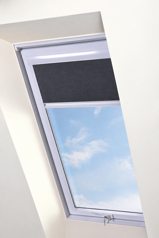 Intura Multistop rolgordijn wit aluminium frame voor kunststof dakramen