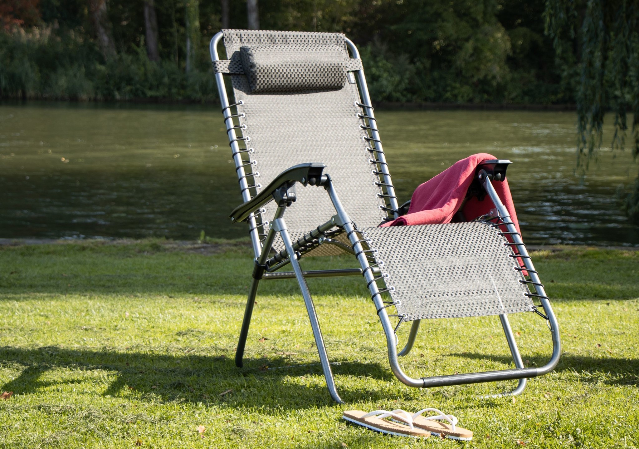 Bestaan tand spanning Abbey Camp® - Opklapbare Camping Stoel - Chaise Longue III Kopen? -  Gearwulf.nl