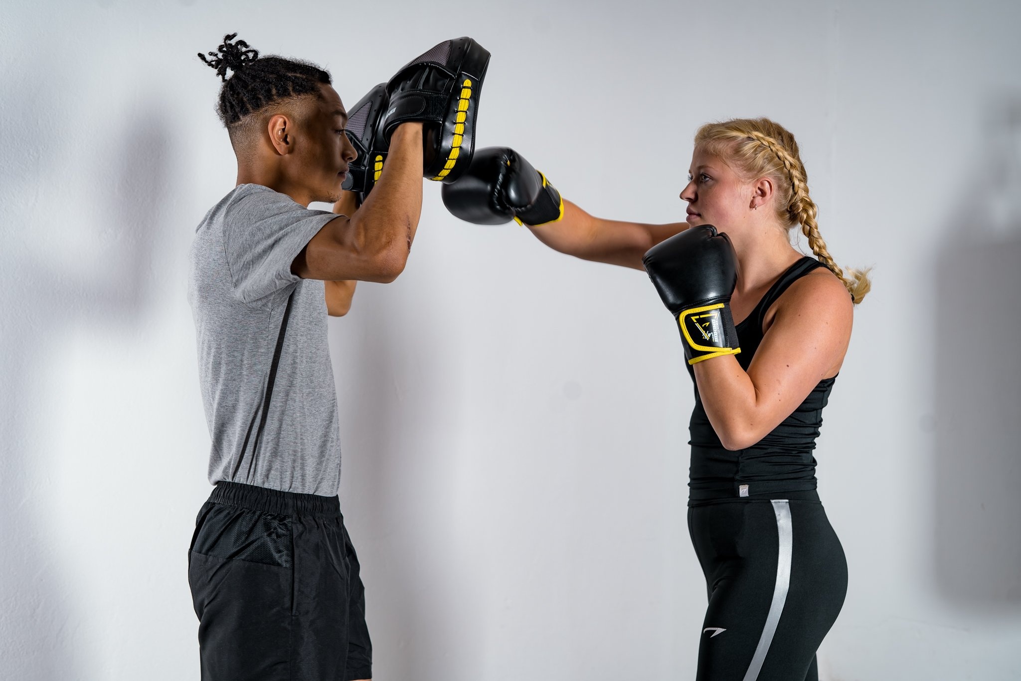 Avento® Avento - Boxen Sparring Handpads • Schwarz/Gelb