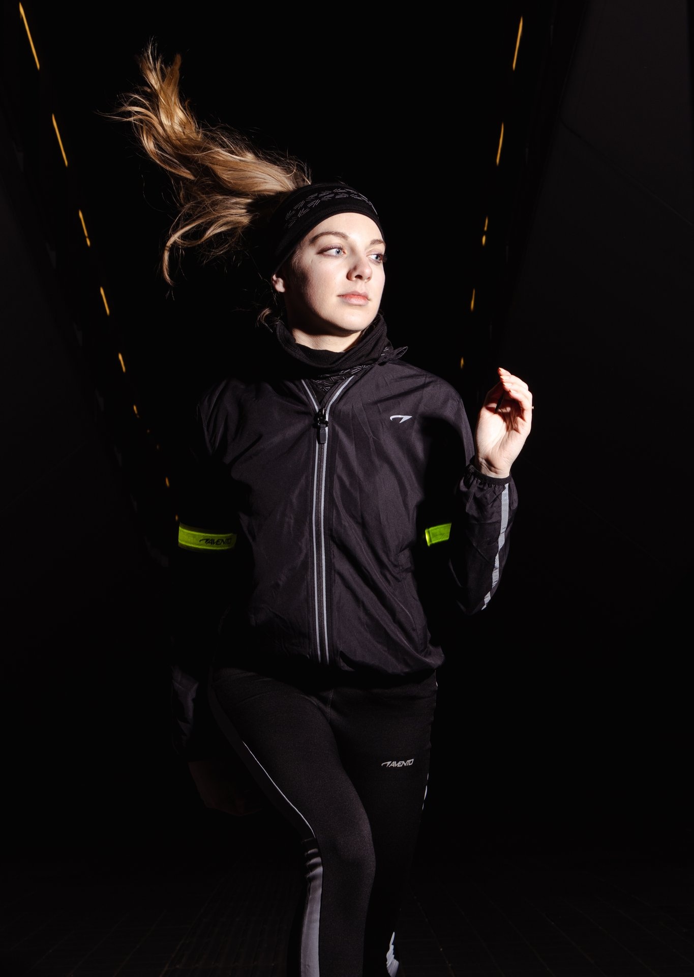 Avento® Avento - Veste de course pour femmes - BASIC BLACK - Noir