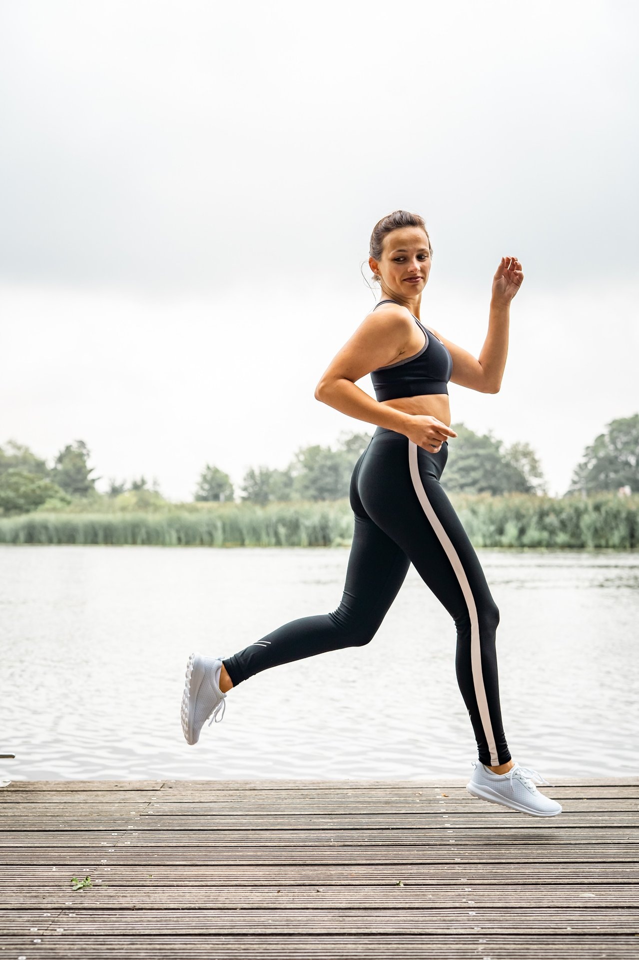 Avento® Avento – Laufhose für Damen  Reflective Stripe – Schwarz/Silber