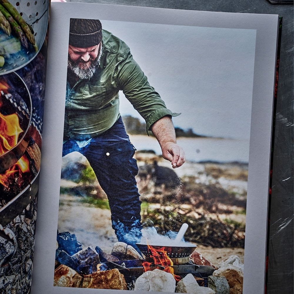 Light My Fire LMF - Livre - Cooking under the bare sky