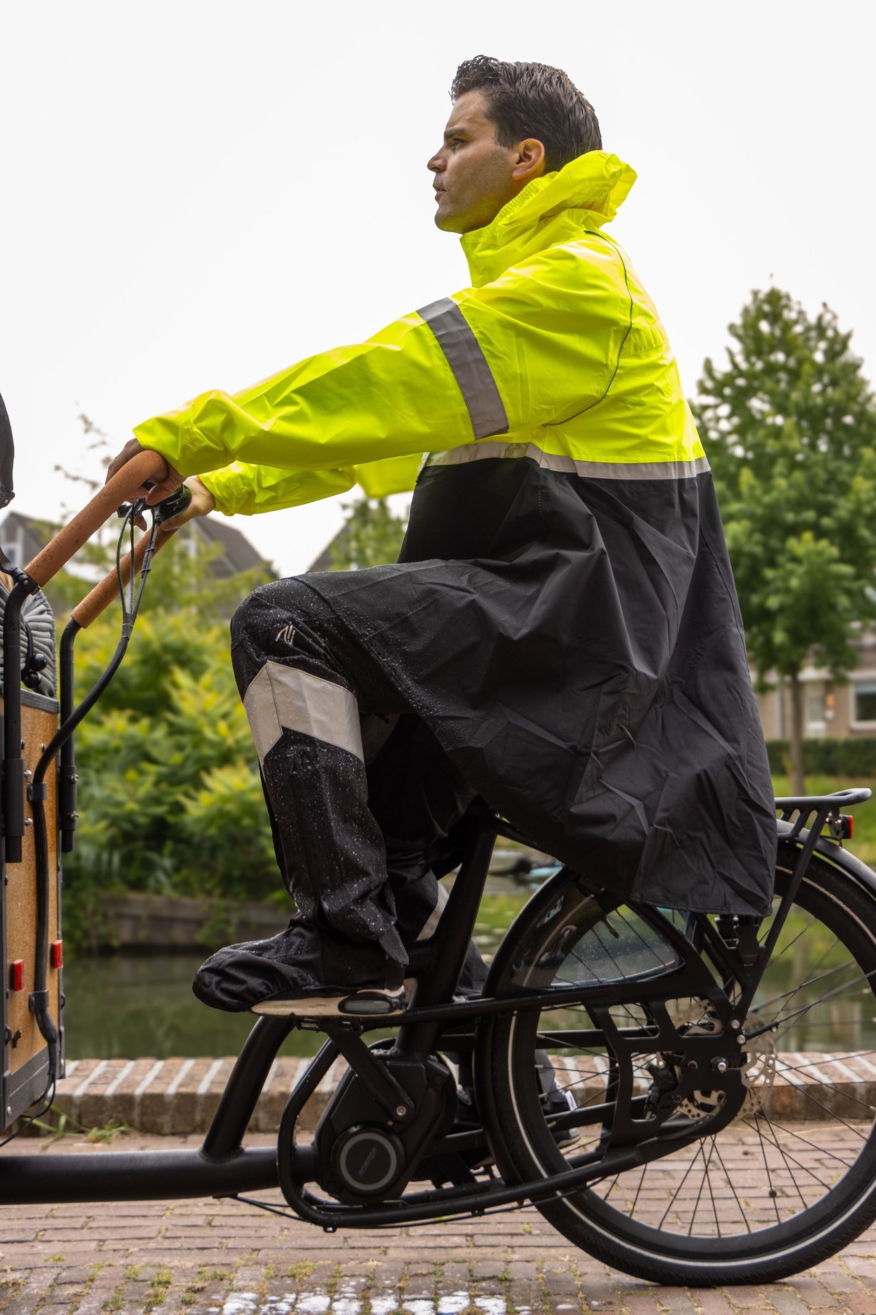 Ralka Ralka - Rain Poncho Extra Visibility - Cycling - Black/Fluorescent Yellow