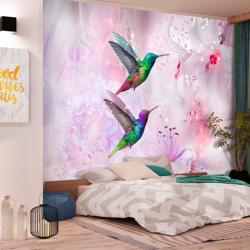 Fotobehang - Kleurrijke Kolibries op Lila achtergrond, premium print vliesbehang afbeelding