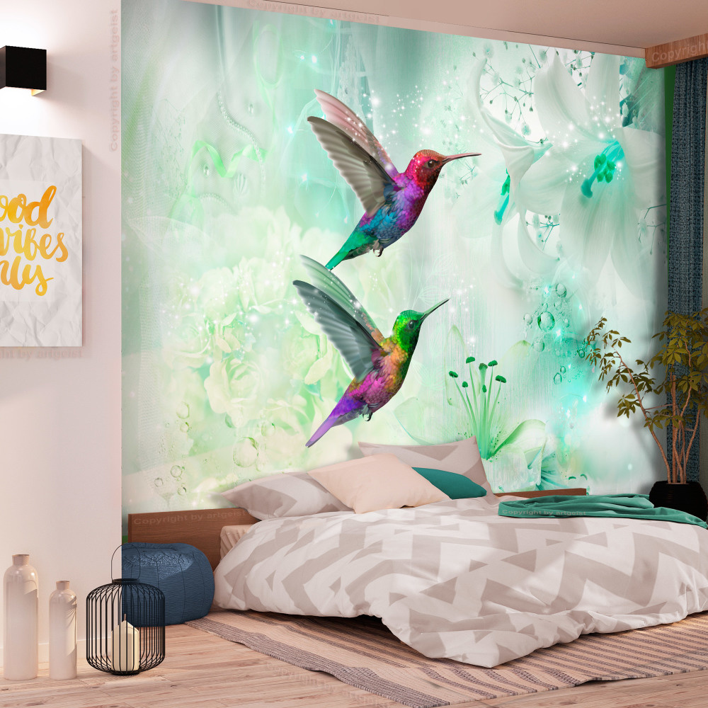 Fotobehang - Kleurrijke Kolibries op Groene achtergrond, premium print vliesbehang afbeelding