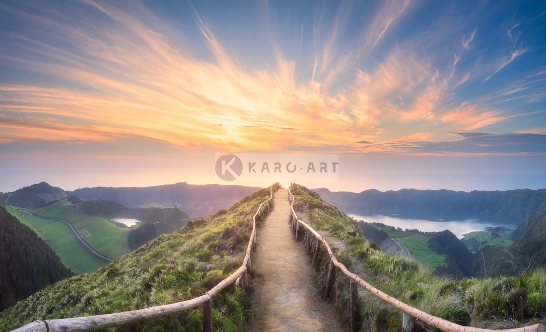 Schilderij - Ponta Delgada, Azoren, zonsondergang , Multikleur , 2 maten , Wanddecoratie afbeelding