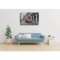 Karo-art Schilderij - Rode oldtimer in de straten van Havana, Cuba, Zwart wit rood , 2 maten , Premium print