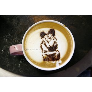 Karo-art Afbeelding op acrylglas  - Banksy, Kussende agenten, Latte Art , Beige bruin , 3 maten , Wanddecoratie