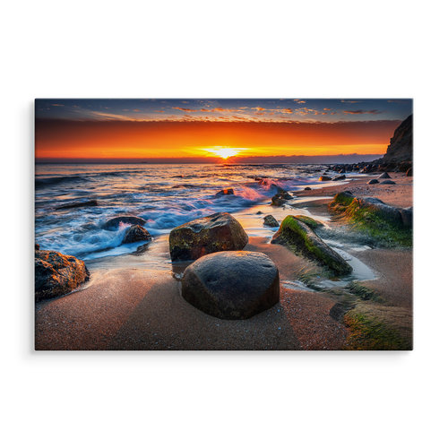 Schilderij -  Strand met rotsen met zonsondergang  , Wanddecoratie , Premium print