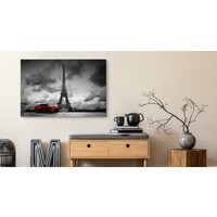 Schilderij - Oldtimer voor de Eiffeltoren in Parijs, zwart-wit/rood, 4 maten, premium print