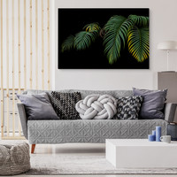 Schilderij - Tropische palmbladeren zwarte achtergrond, premium print