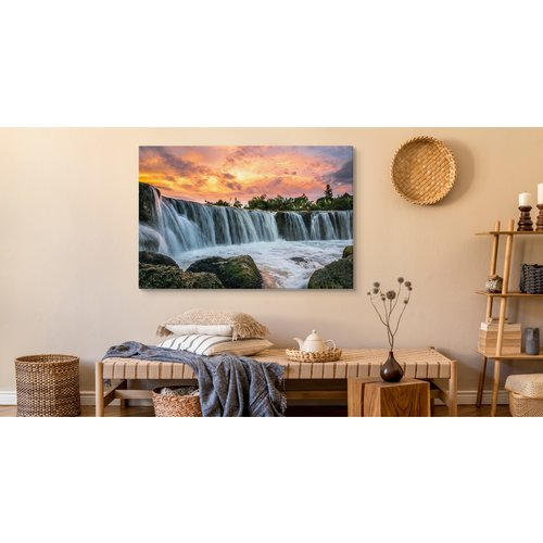 Schilderij - Waterval in Indonesië bij zonsondergang, premium print