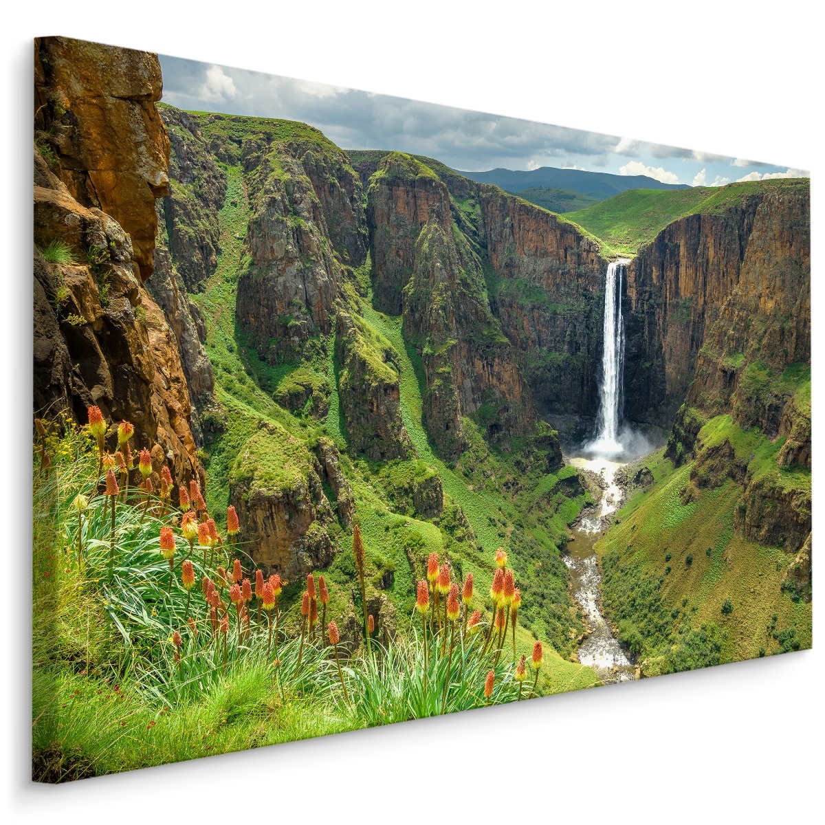 Schilderij - Prachtige waterval in de natuur, premium print afbeelding