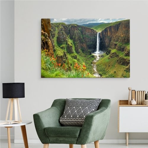 Schilderij - Prachtige waterval in de natuur, premium print