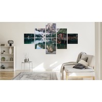 Schilderij - Huisje aan een bergmeer, 5luik, premium print Schilderij - Huisje aan een bergmeer, 5luik, premium print