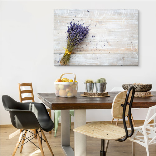 Schilderij - Lavendel op een Houten Achtergrond, Premium Print op Canvas